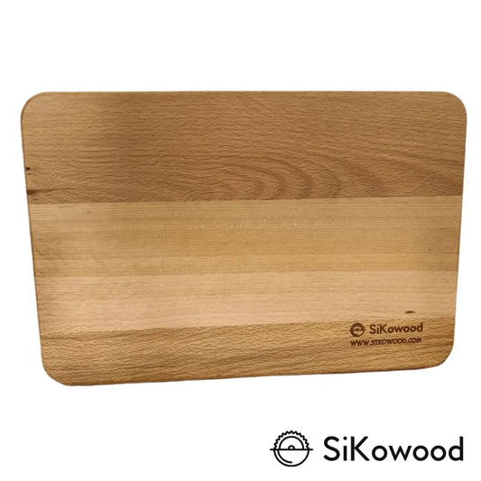 Mala deska za rezanje iz bukovega lesa, dimenzij 30x20x2 cm, zaščitena z mineralnim oljem.