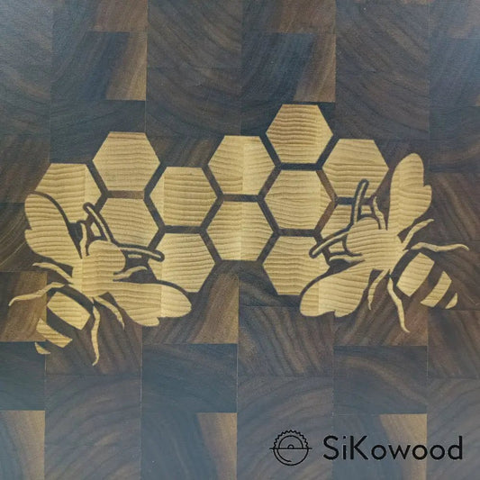 SiKowoodEnd Grain lesena deska z intarzijo čebele